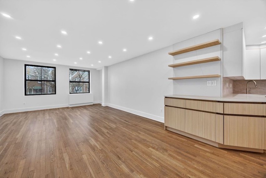 01_1139_Prospect_Ave_Brooklyn_NY_11218-Living_room-3D2A4891