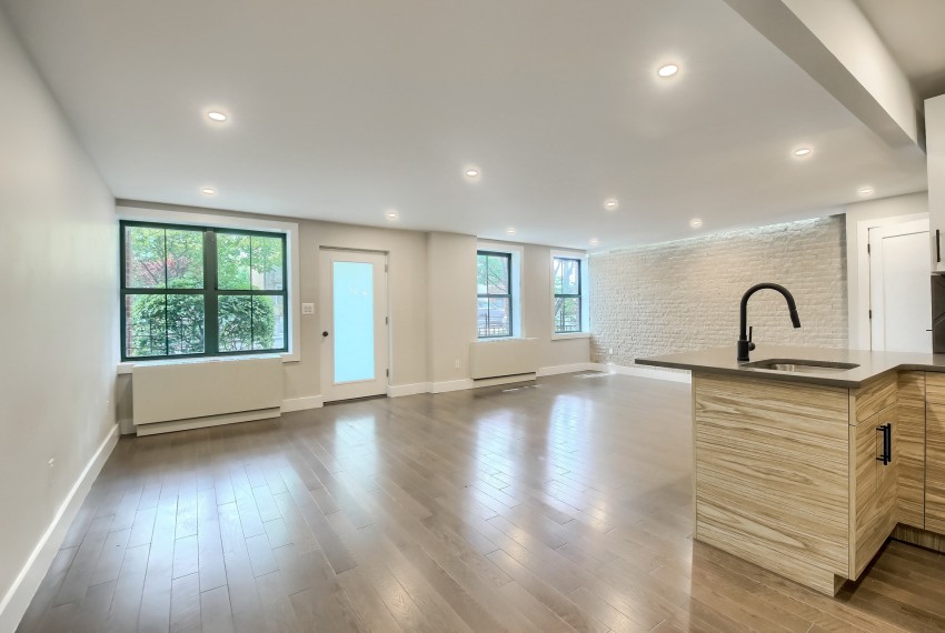 01_Living_Room_5D4_0306