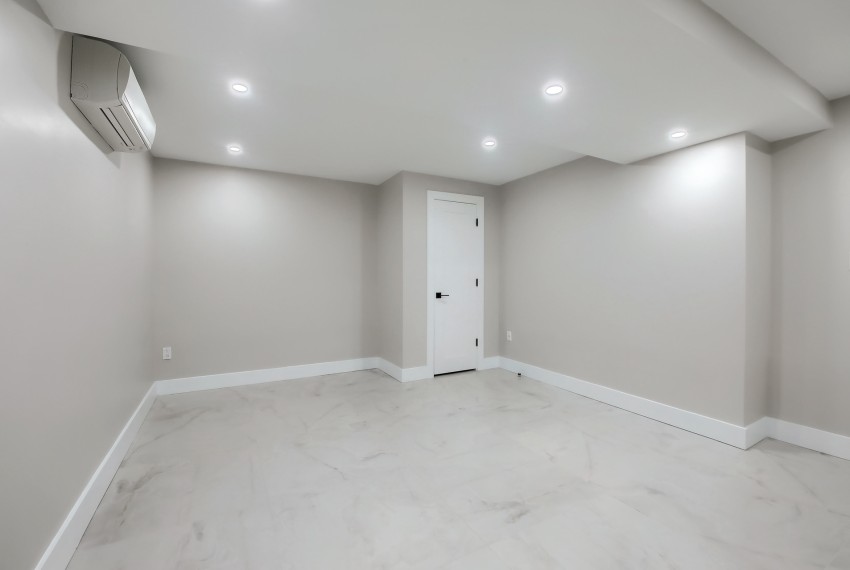 04_Main_Bedroom_5D4_0356