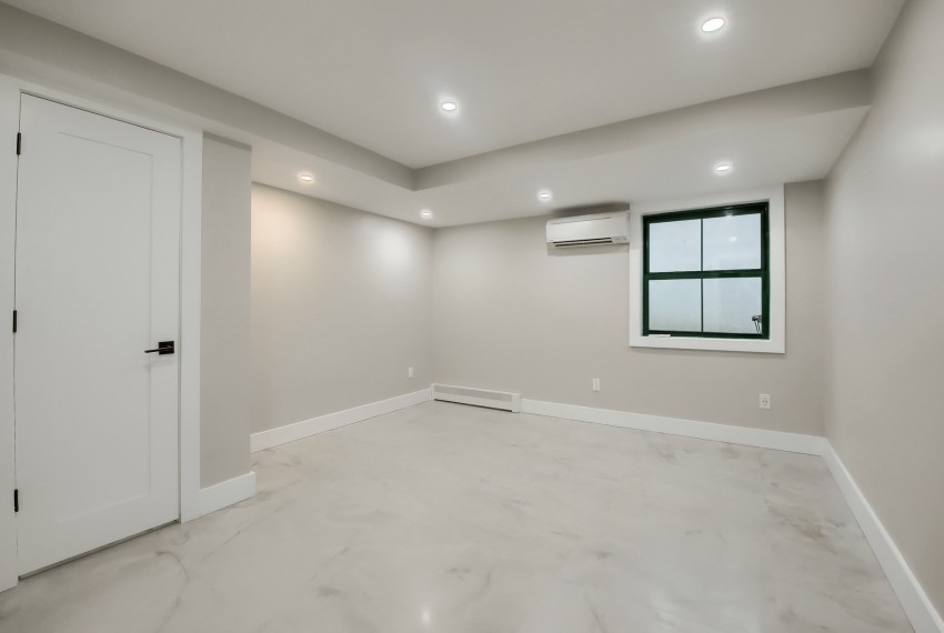 04_Main_Bedroom_5D4_0371