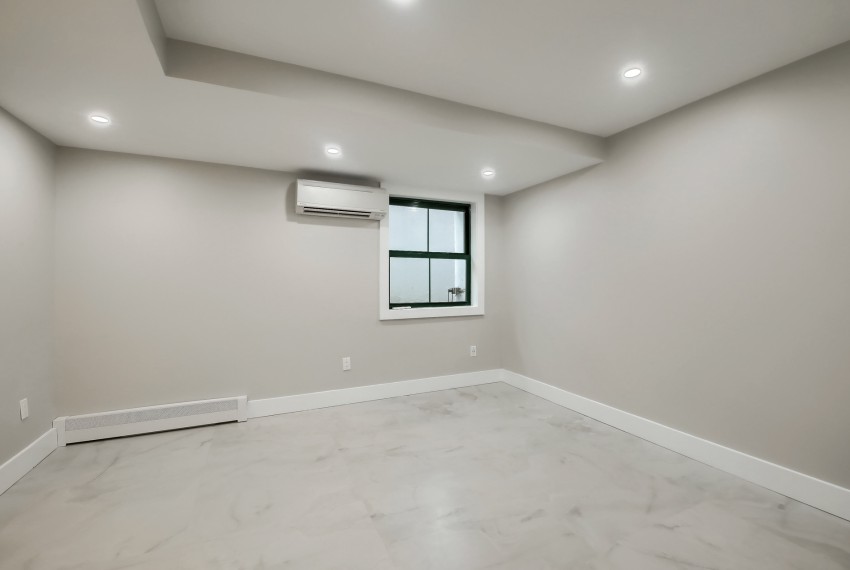 04_Main_Bedroom_5D4_0386