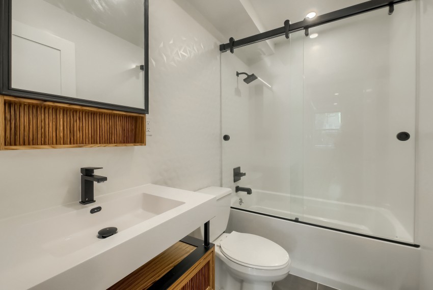 05_Main_Bathroom_5D4_0346