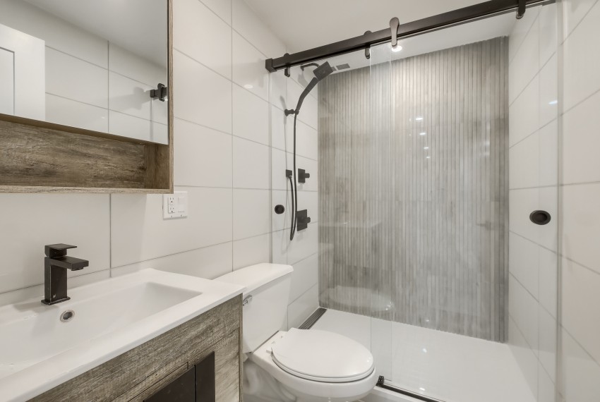 07_Bathroom_5D4_0396