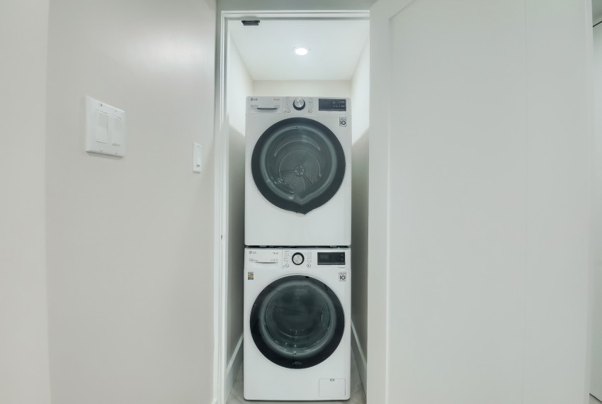 13_Laundry_Room_5D4_0391
